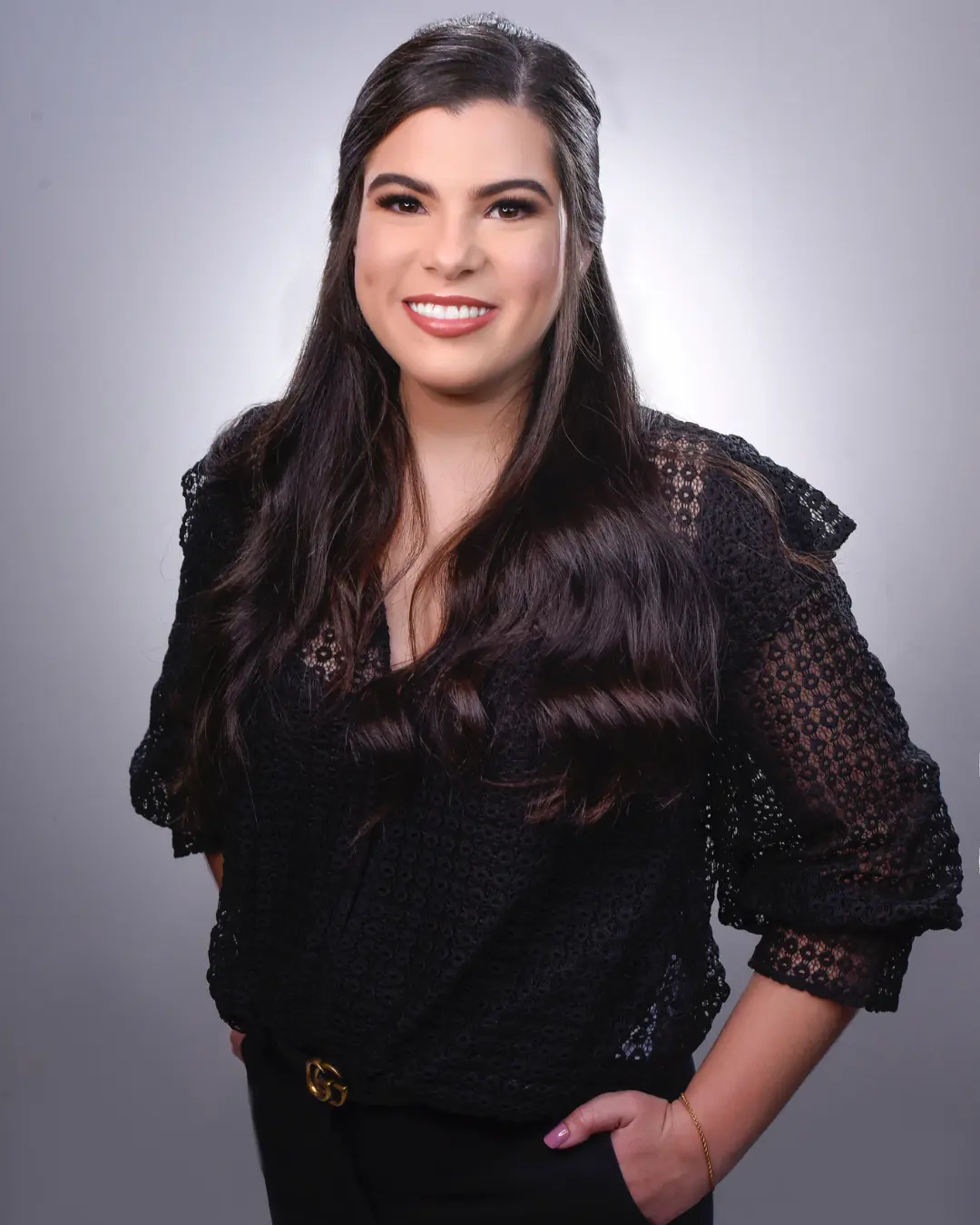 Retrato profissional da advogada Gabriela Torres